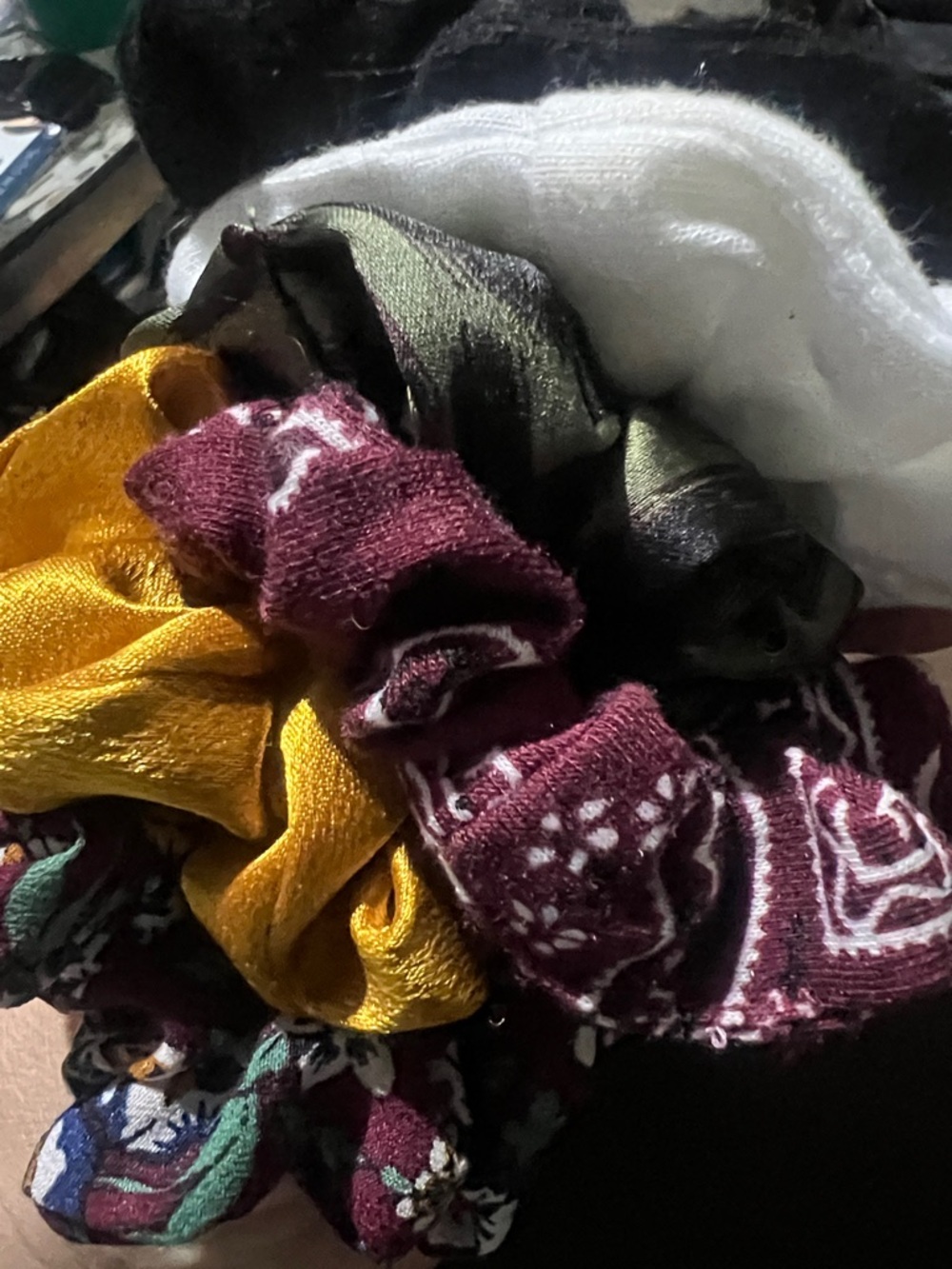 SO 6 pack woman  Hair Scrunchie Pack in White, Gold, Burgundy, Green, multi